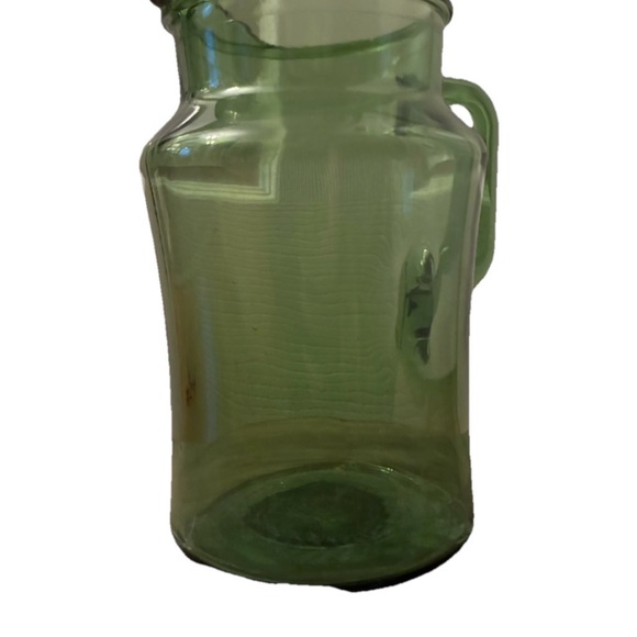 Vintage MCM Avocado Green Glass Pitcher with Ice Lip, 9.5” tall - Picture 2 of 10